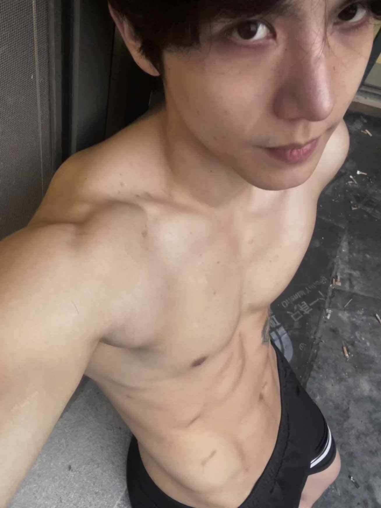 肌薄男孩 健身 法式黑边
