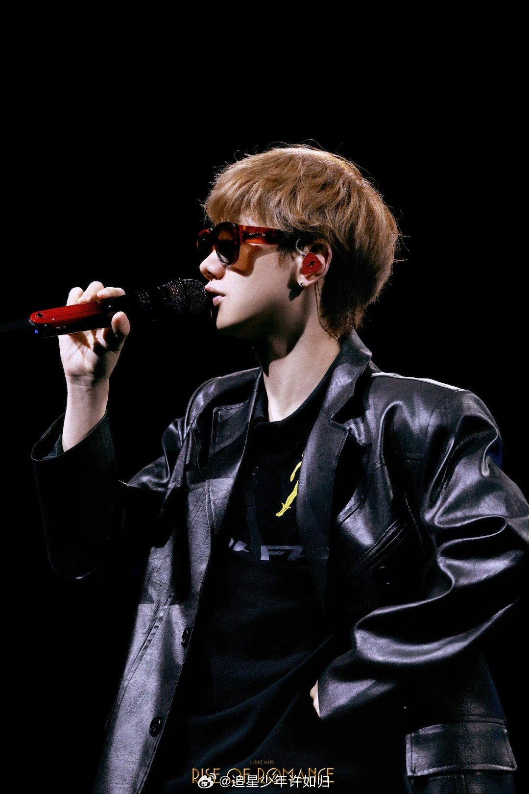 汪苏泷新应援棒汪苏泷应援棒2.0 十万伏特应援棒2.0上线！半心造型+多色灯光，