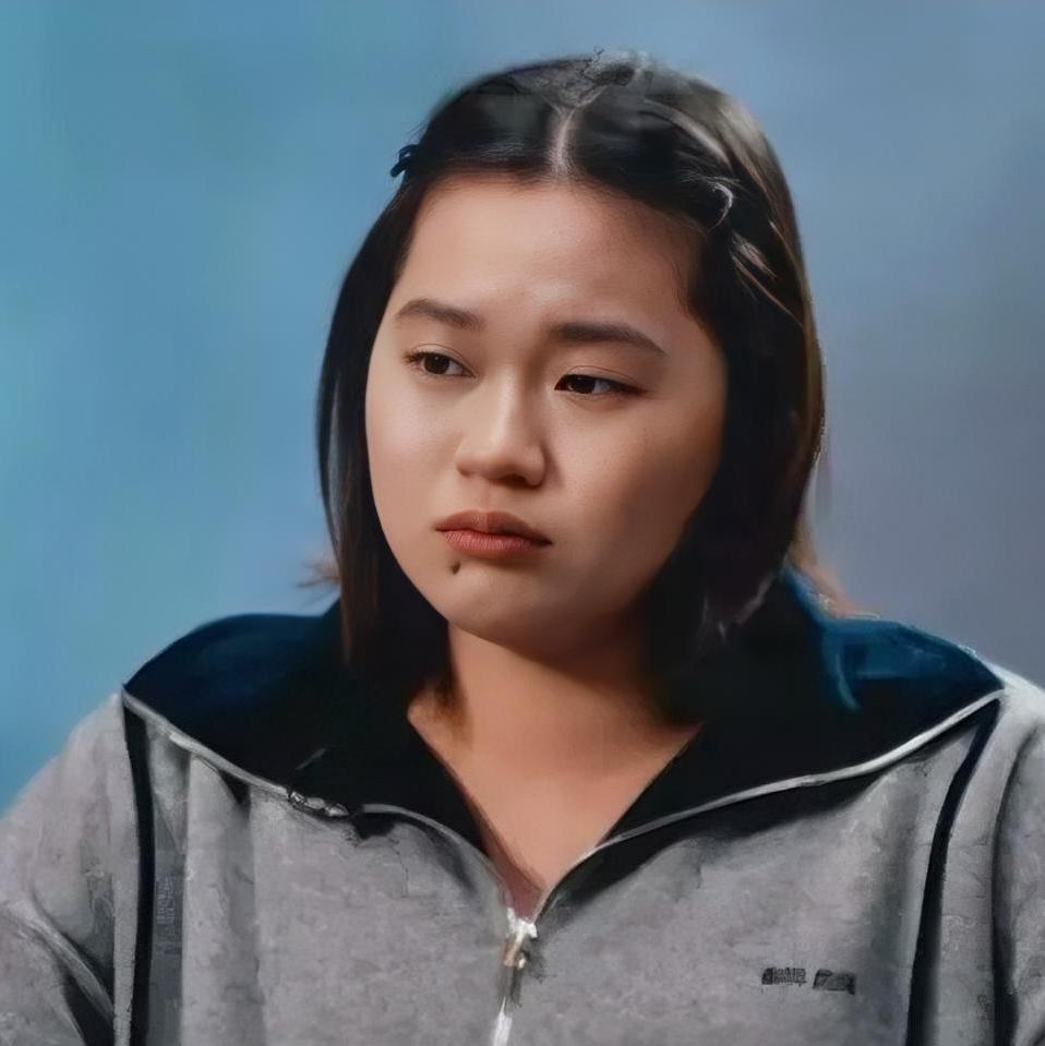 青春期正常发育，成了网暴者攻击的靶子
进入青春期，身高、体重的自然增长，是每个青