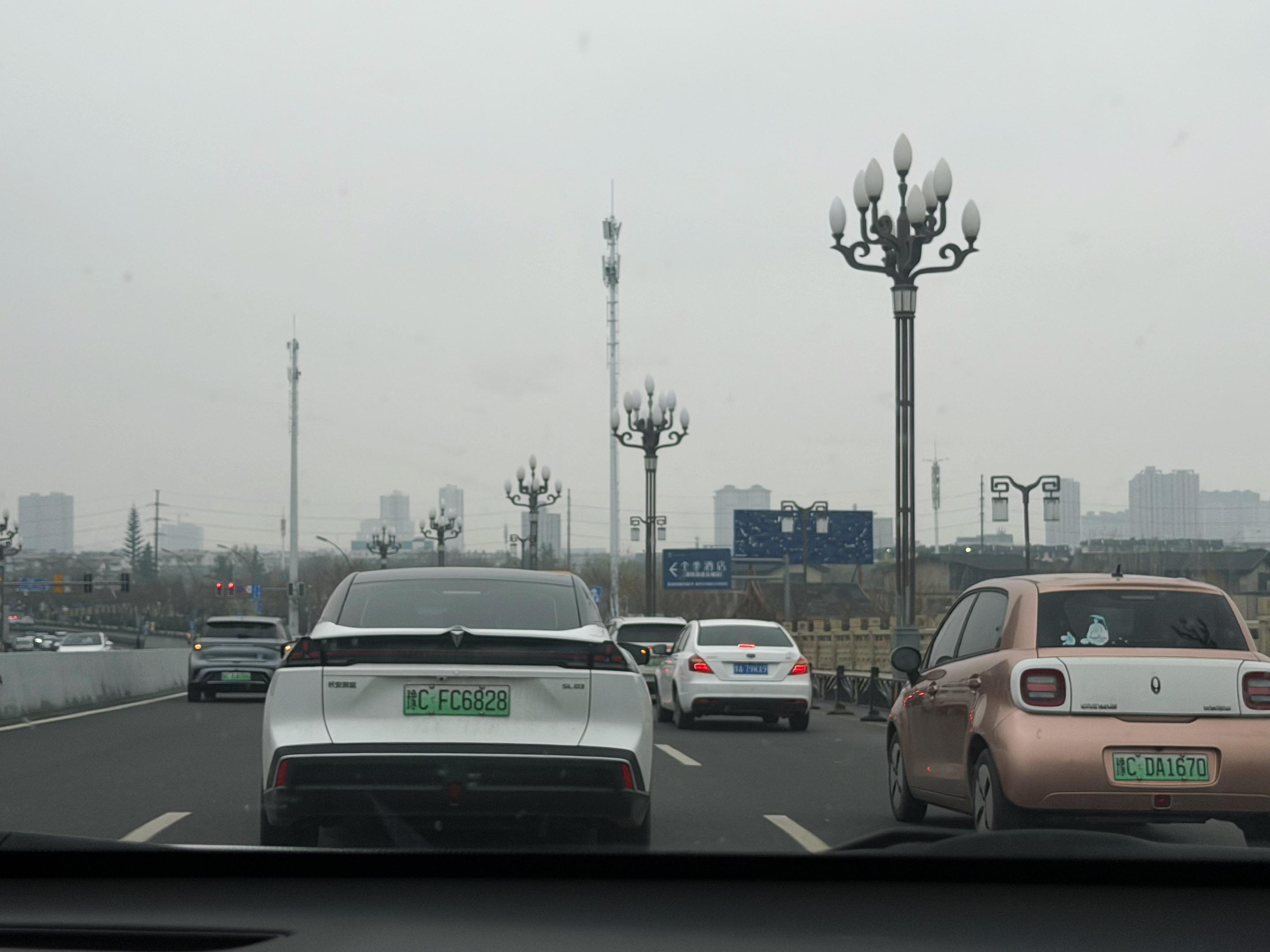 自从结了婚，就再也没羡慕过婚车里的新娘，她盛装出席，去奔赴人间疾苦。或...