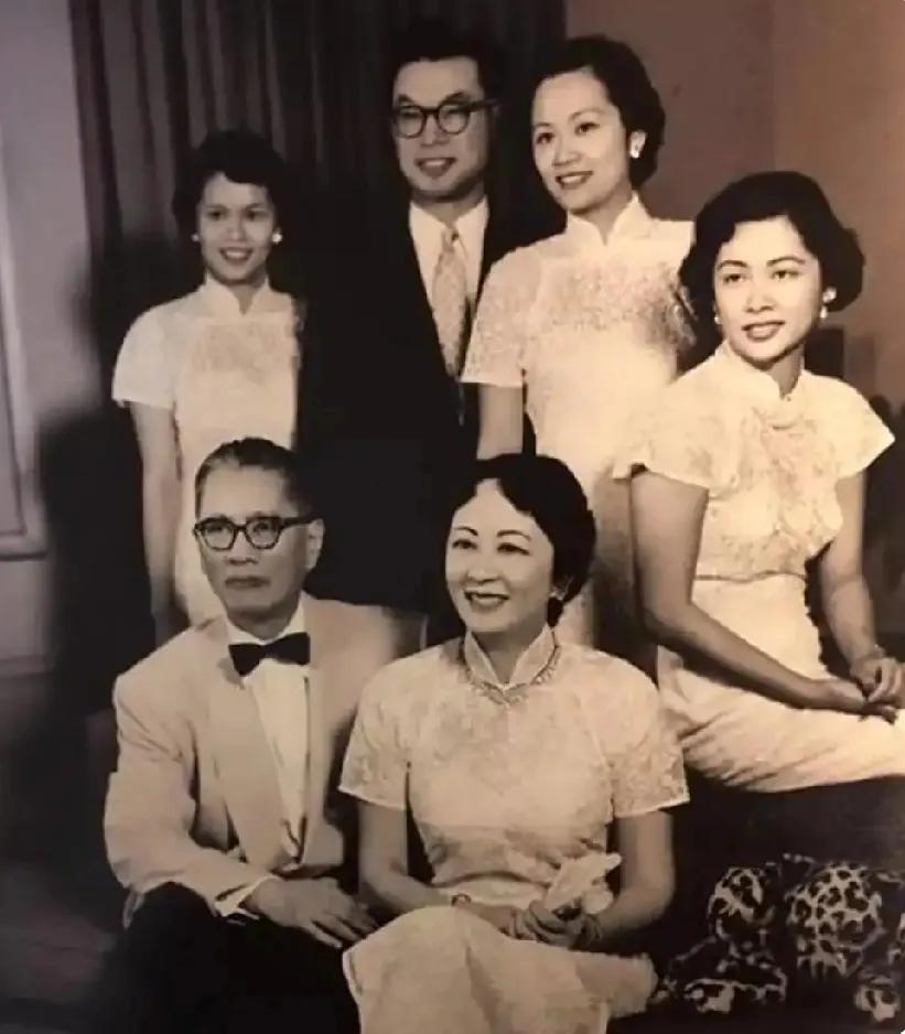 宋氏三姐妹，每个都是人中龙凤，大姐宋霭龄，嫁给清末民国时代的银行家，国民党政府行