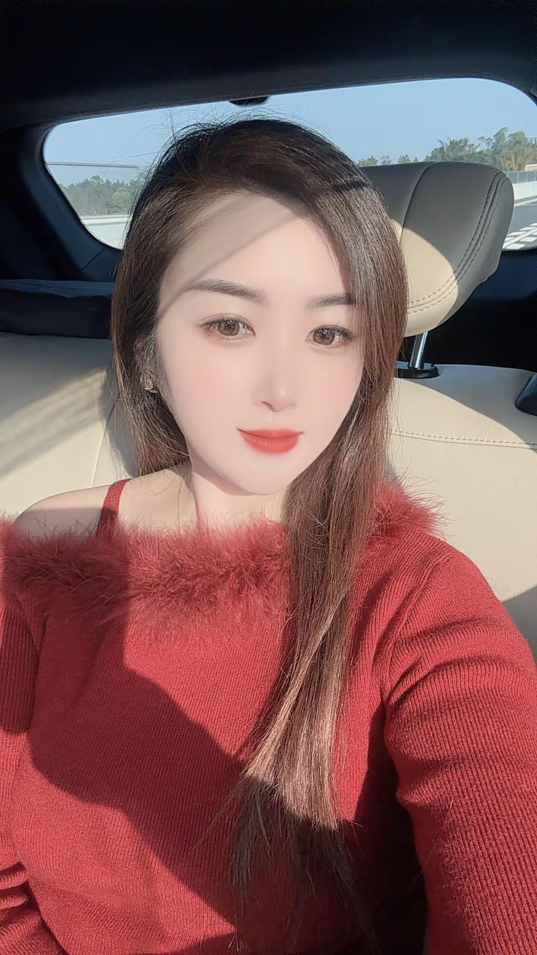 今年好好干，争取买件碎花裙也感受一下polo衫的深情