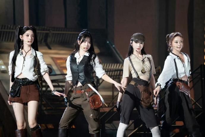 浪姐全平台第一的前四都没进市面上从不缺专业竞技唱跳节目，乘风存在的意义，是容纳多