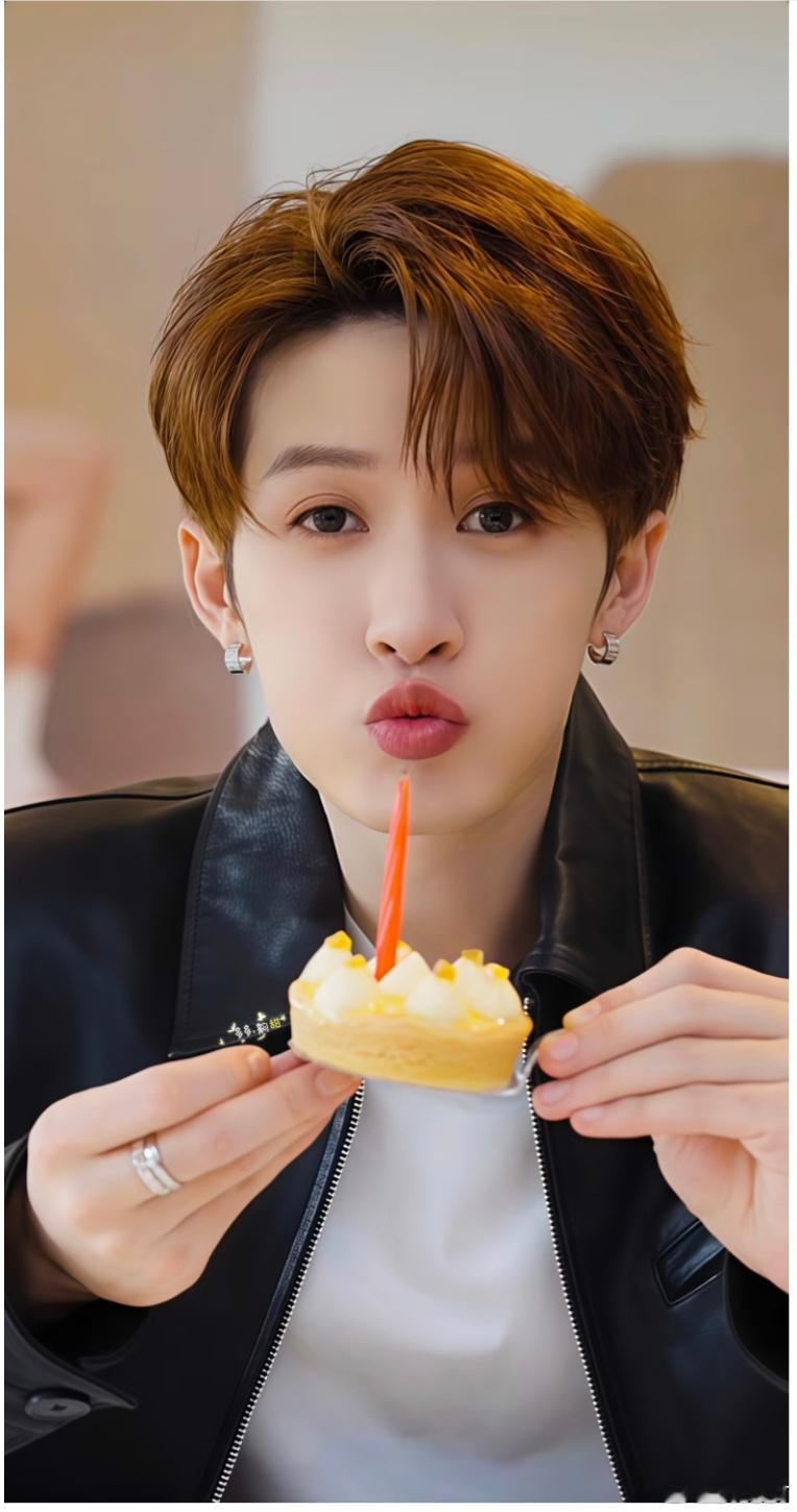 怎么可以这么可爱这么萌啊！我的心都化了