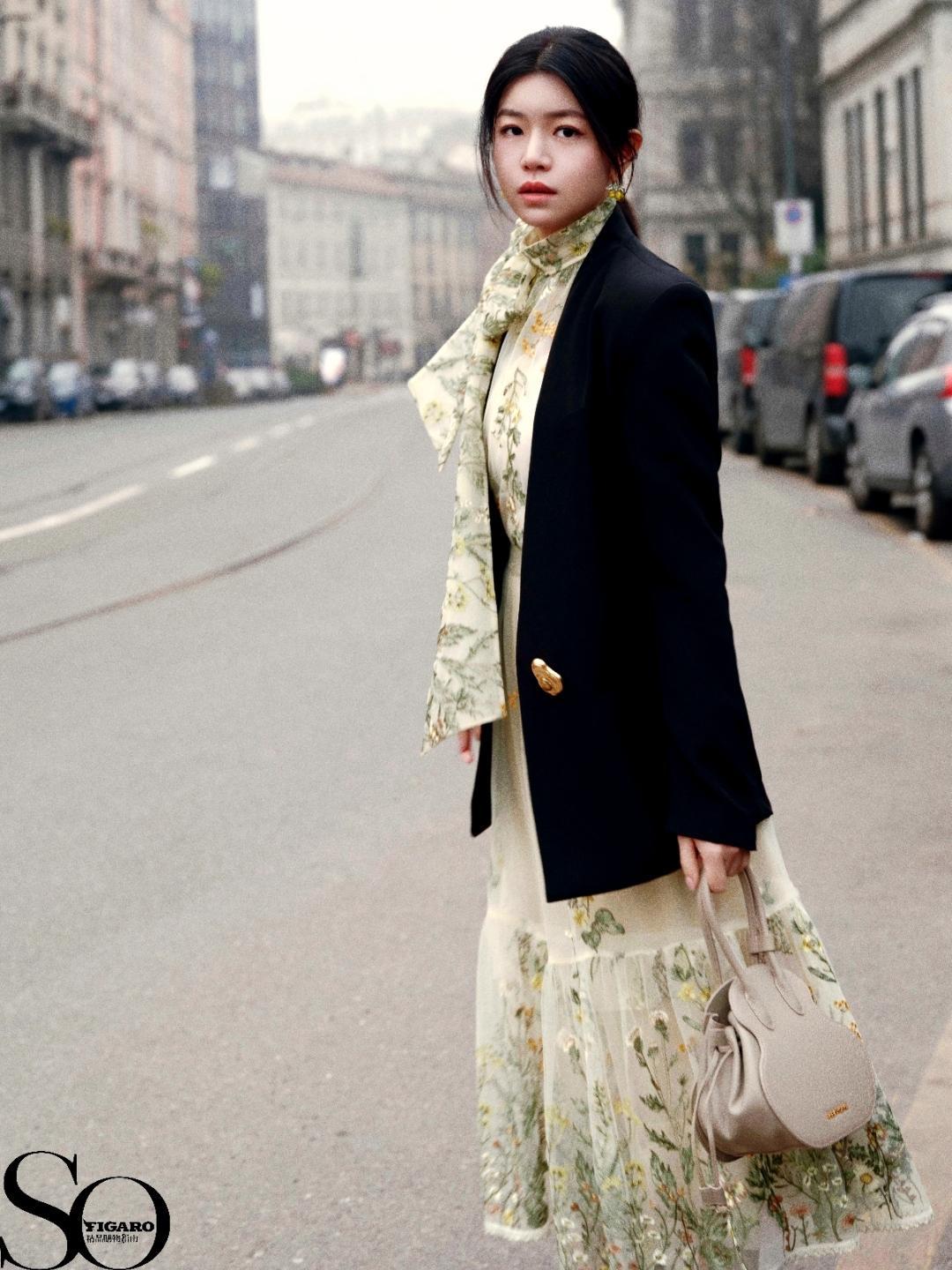 陈妍希以一组时尚大片，打破了大众对她的“初恋脸”固有印象。褪去往日的清甜稚嫩，她