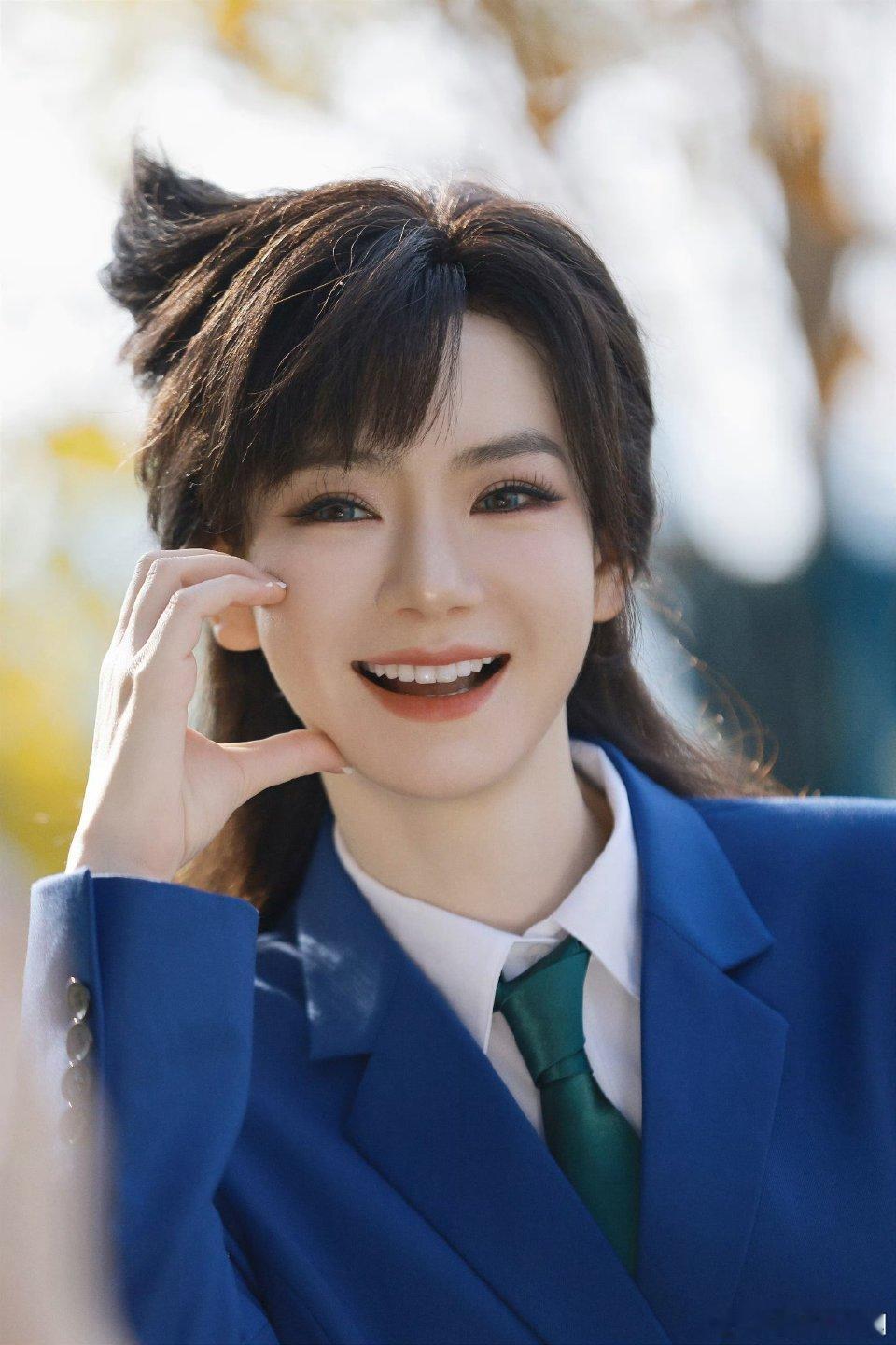 啊啊啊啊这是人妻戚薇？！这毛利兰直接拿捏了这造型师确实有点实力 ​​​