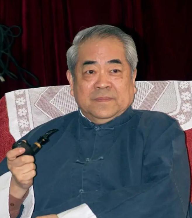 1970年，已婚的范曾为勾搭恩人的妻子，深夜秘密见面不惜从1楼爬到14楼。

1