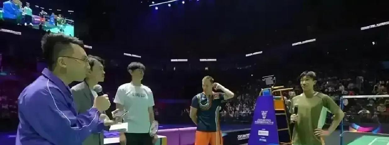 退役第3年，林丹净赚1.35亿
 
他把拍子减了10%重量，小孩挥得动，家长肯掏