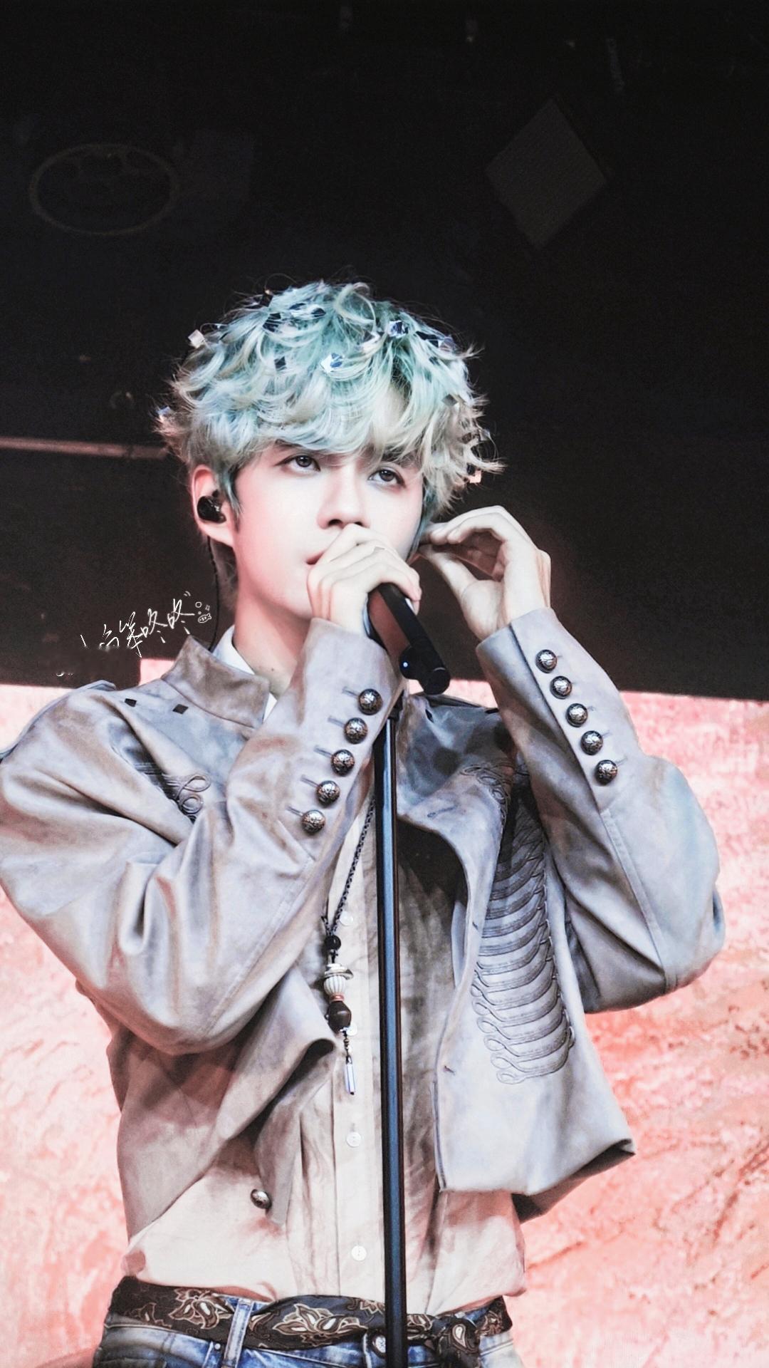 张颜齐 张颜齐山和故人巡演广州站 掉落一张广州…