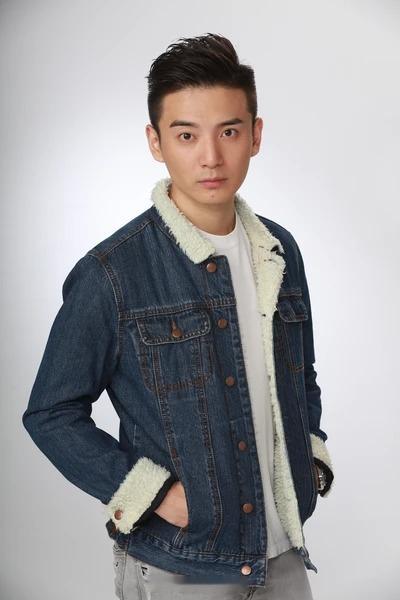 36岁《爱回家》威龙保安婚礼曝光 现实中竟是老板级人物 | 星岛头条36岁的黄荣