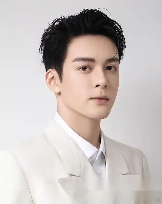 张彬彬去唱歌了 谭松韵去唱歌了，连曾舜曦也来唱歌了，他们不是没戏拍而是兼职多赚一