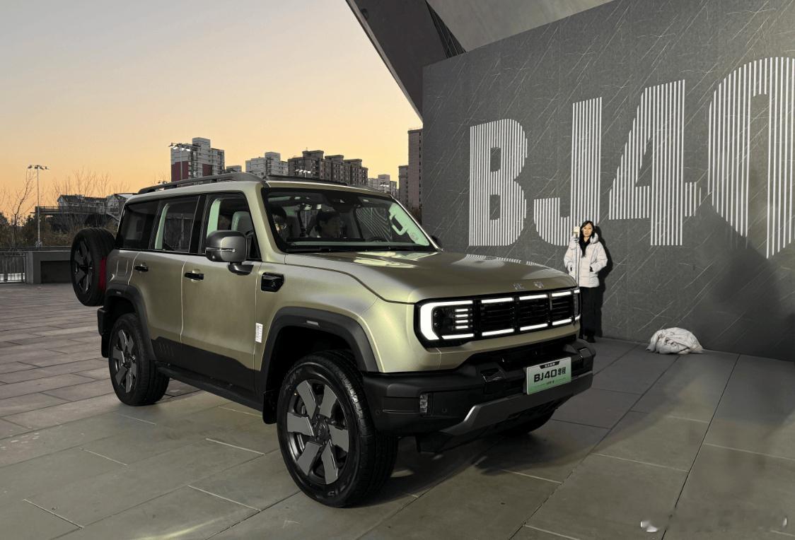 北京越野BJ40增程元境智行版，官方指导价20.48万元。动力方面，该车采用1.