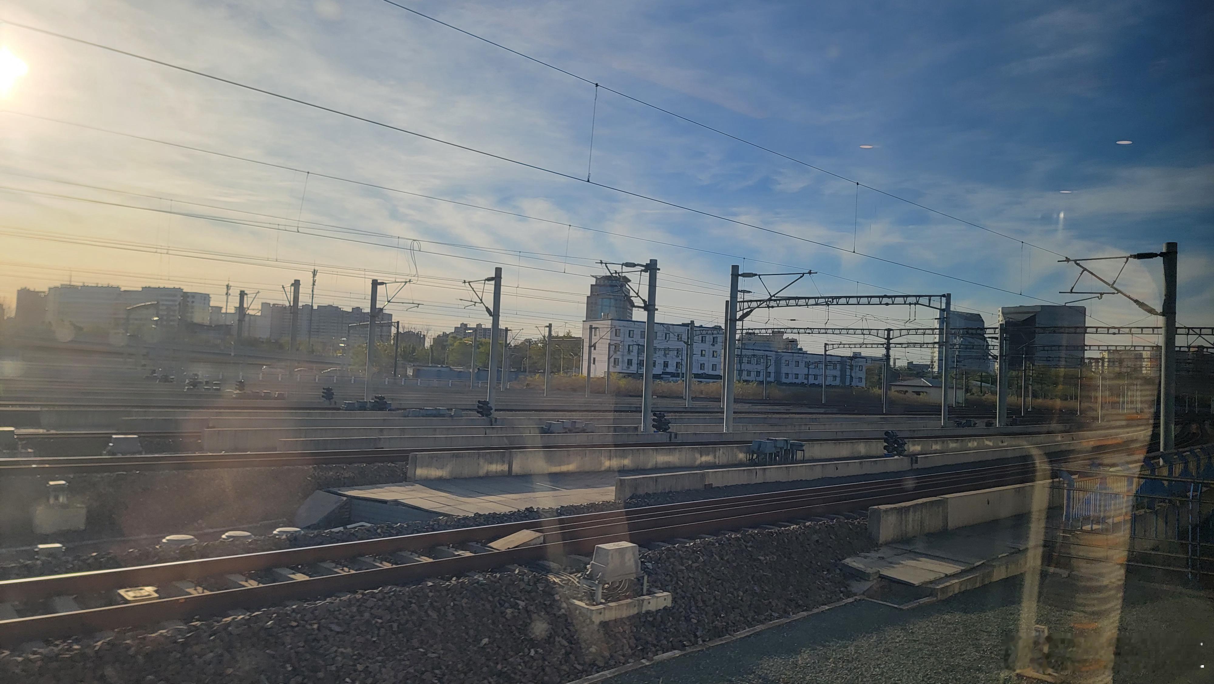 迎着朝阳出发，各位周一加油，