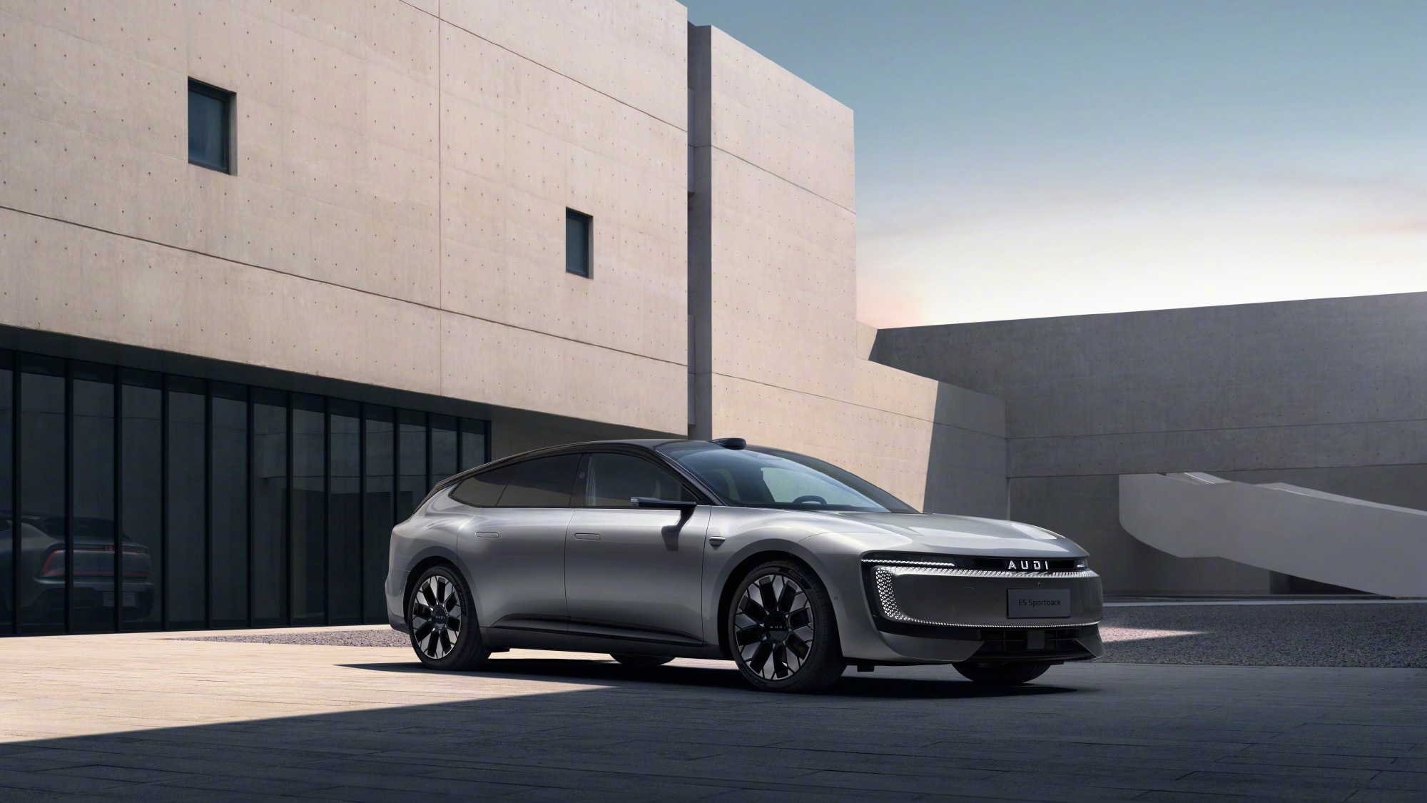 奥迪德国总部放了什么车 这三款摆在一起，能看出奥迪的设计传承：原创、性能、电动。