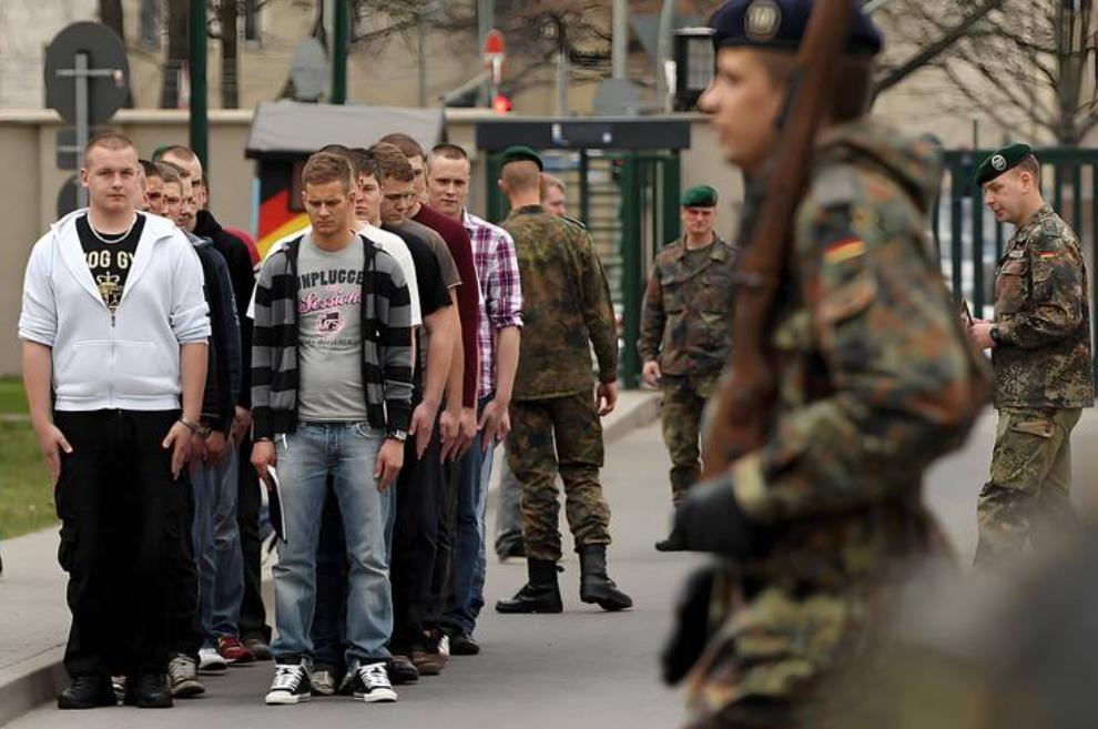 俄乌冲突打到第四年，早已不是战术与装备的较量，而是两国民生与人力的极致消耗，随着