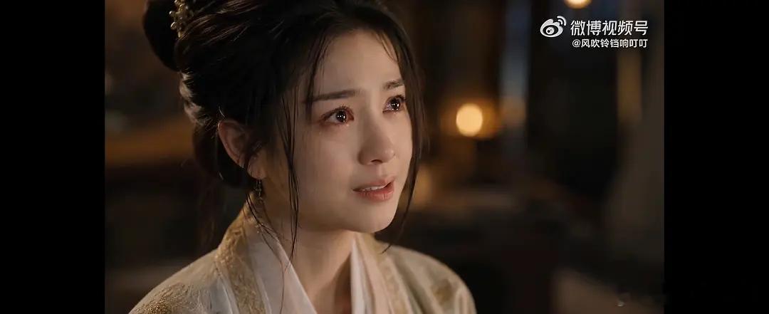 网友说翘楚质感假，陈都灵双眼无神，还不如ai眼里有戏，大家认为呢？ 