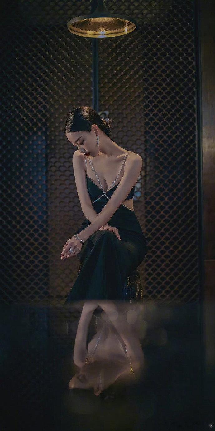 倪妮 | 妮的身材确实要馋 🤤 ​​​​