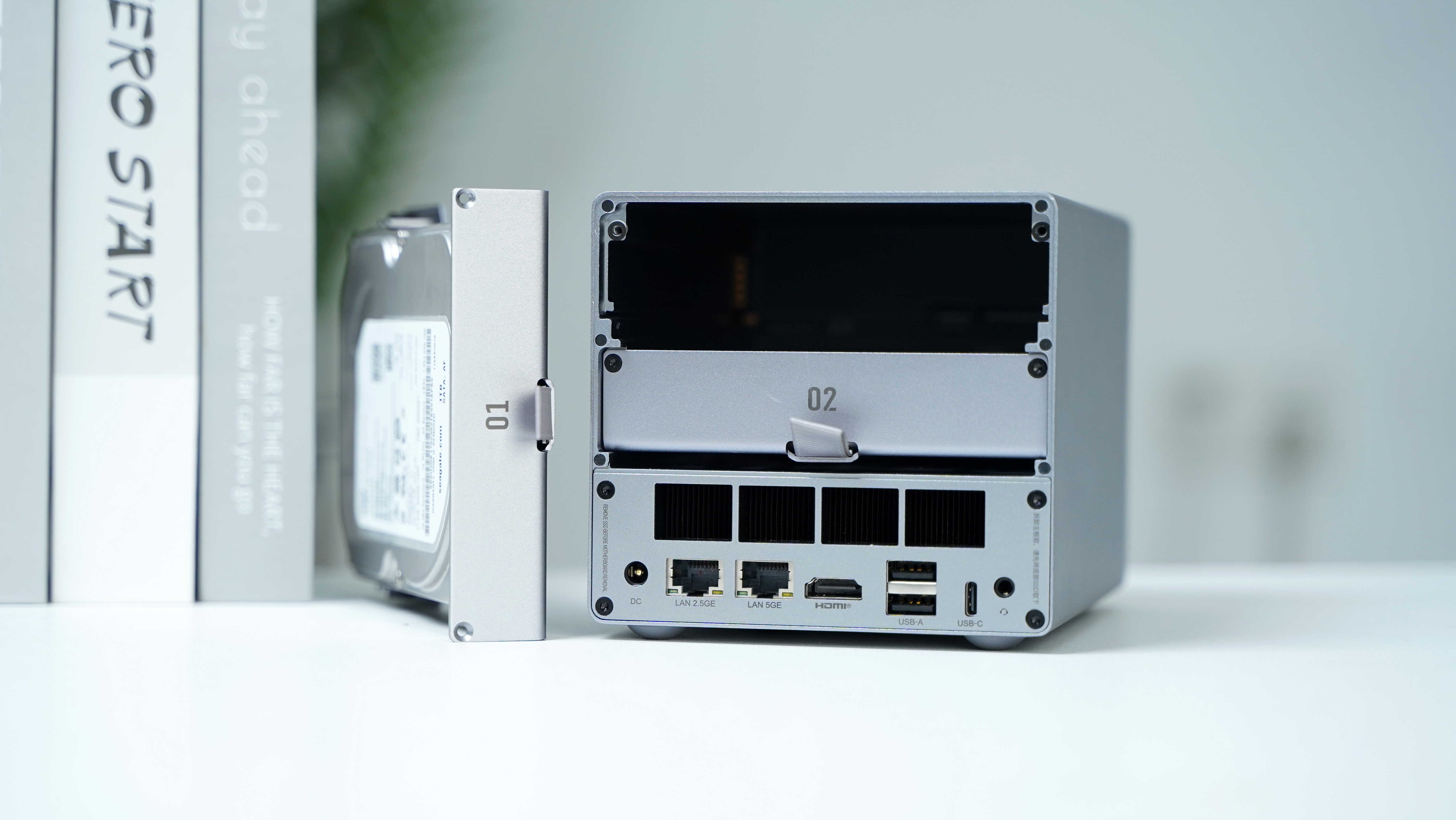 哎，你见过这么小的NAS吗？零刻ME Pro，巴掌大的机身，竟能塞下2块3.5寸