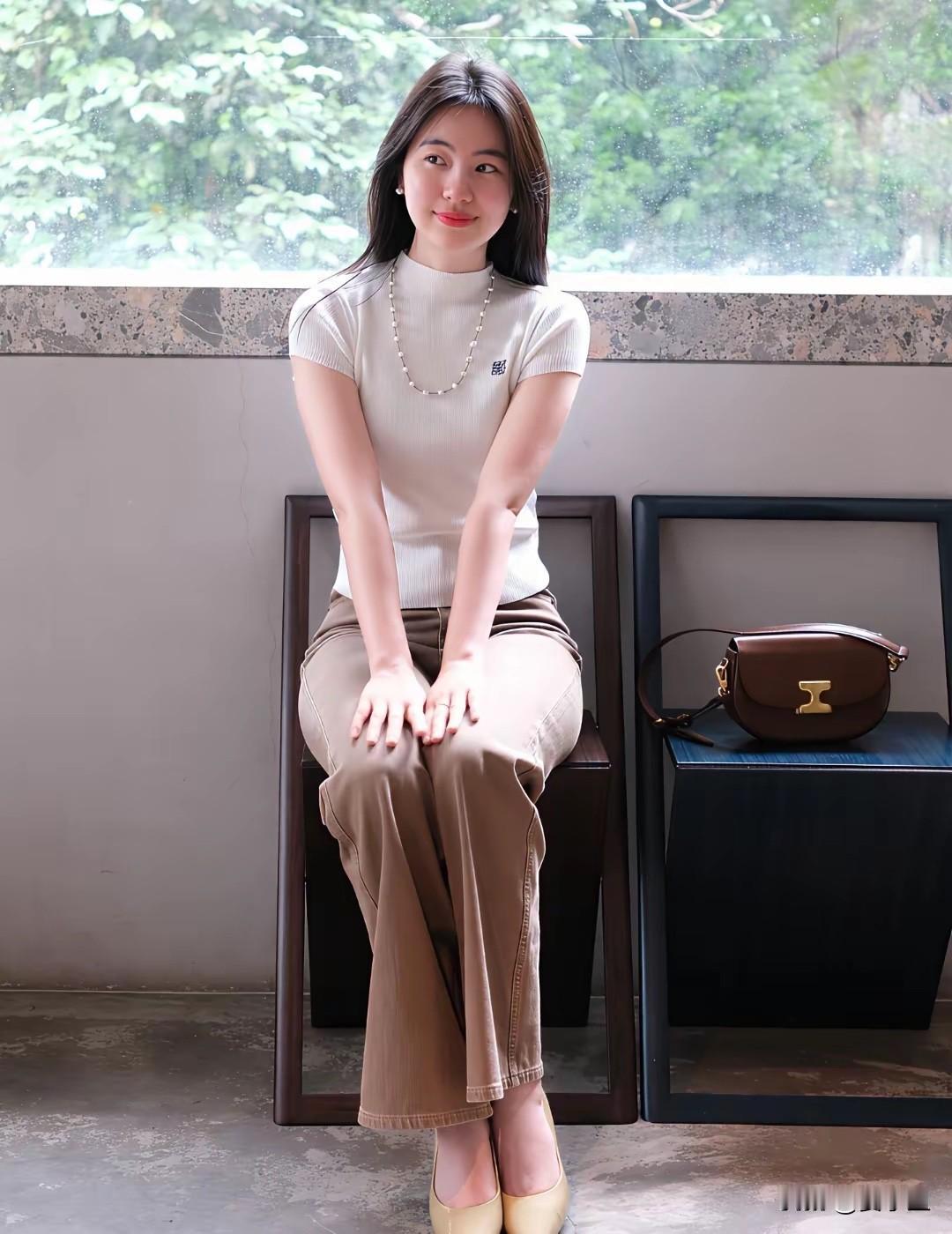 如果给自己一句励志的话，我想说：“低谷不是结局，熬过去就是转机。”生活中，谁都有