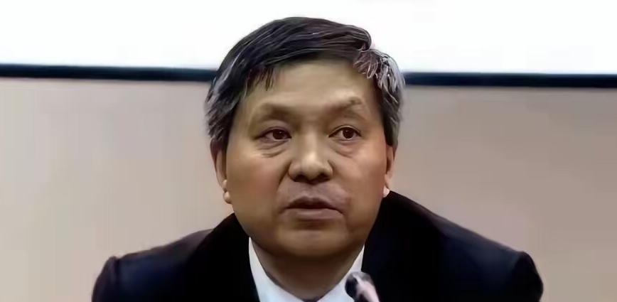 卖国贼必须彻查

1200多吨国家管制的石墨，只卖了598万。算下来一吨还不到4