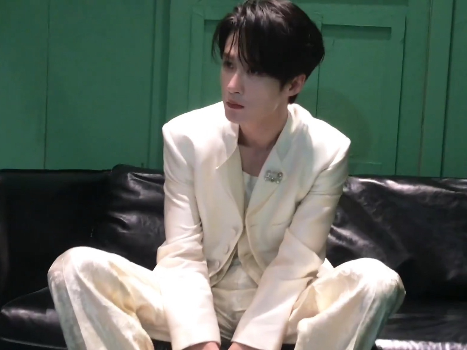 随便一截就是一张壁纸的程度，我又在挑到底用哪张当电脑壁纸