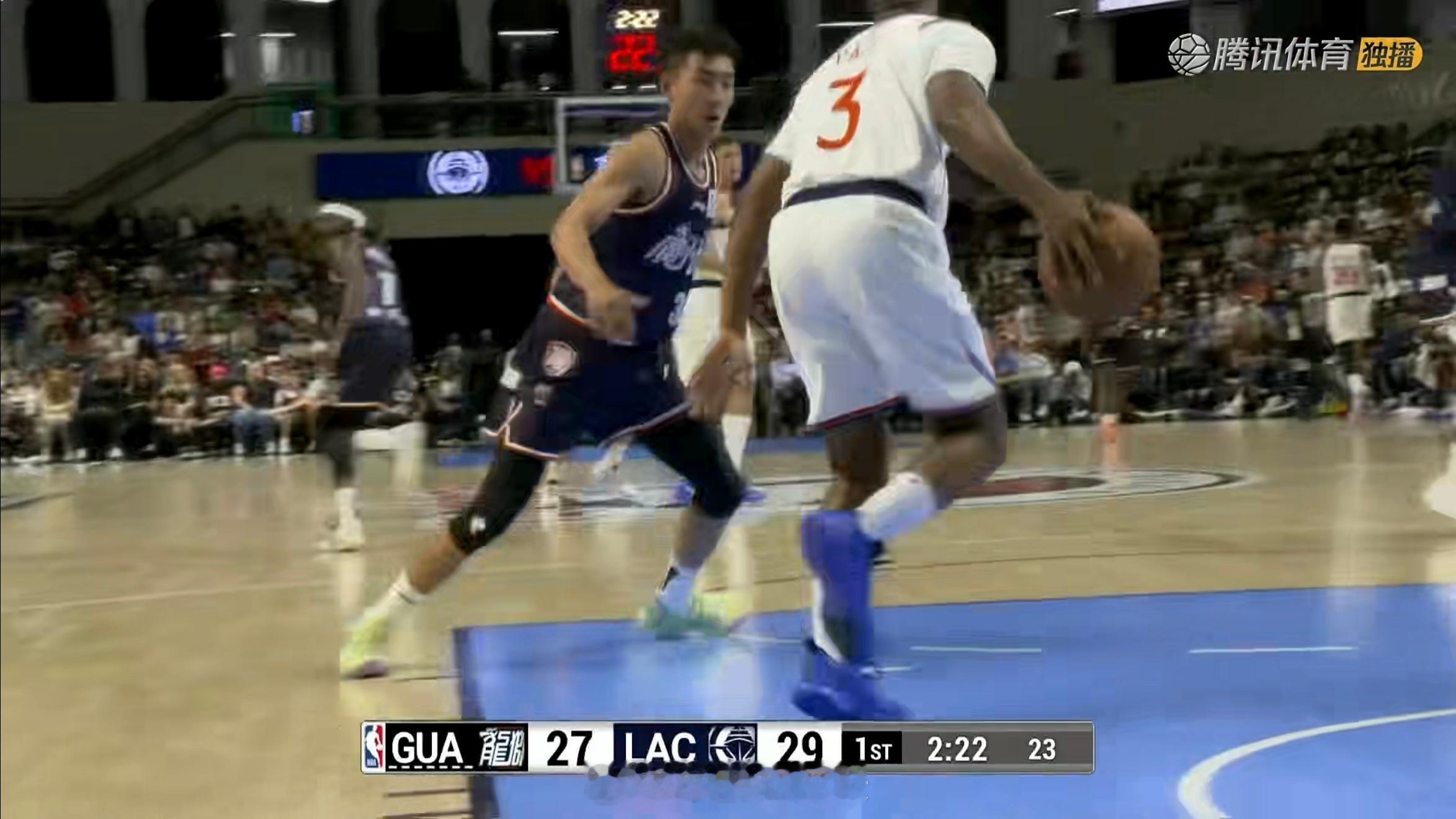 逄砚钧也是防上保罗了[doge]，第一节还挺焦灼[揣手] nba季前赛 ​​​
