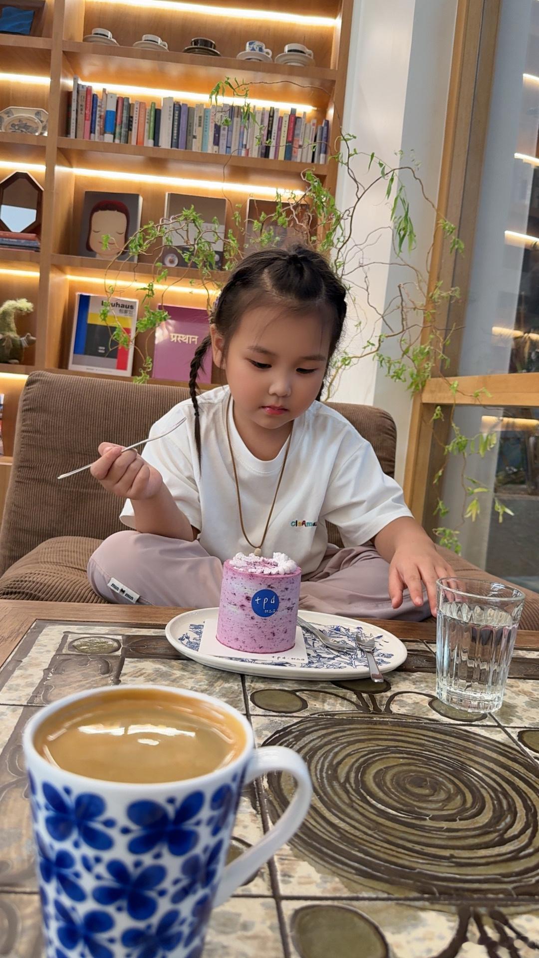 越来越喜欢每个普通的日子：能吃能睡能玩，无病无灾心里安☕️ 