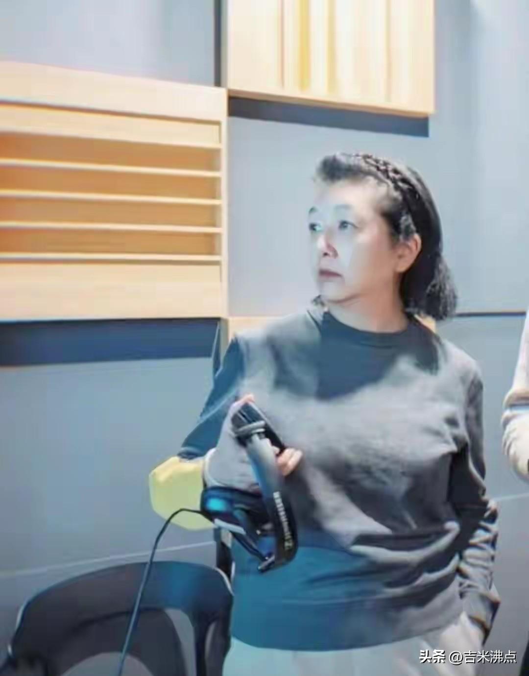 最近网上都在说，一位老牌女星，容貌变了，身形宽了，有了年纪，大家却说，她有气质，