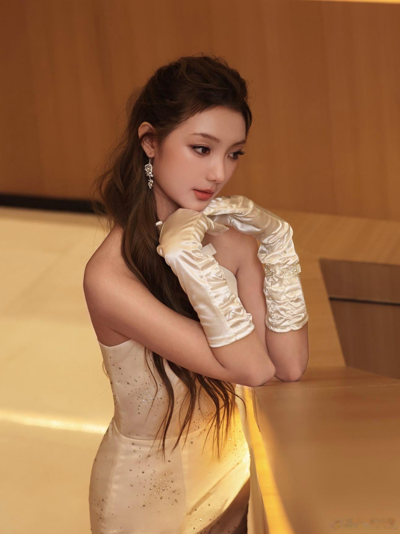 李紫婷初代女团的含金量 《LALALO》是李紫婷的新歌吧？太好听了，一听就上瘾！