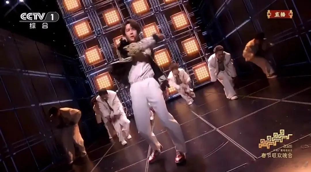 舞蹈是王一博的绝对主场，无人能撼动。 