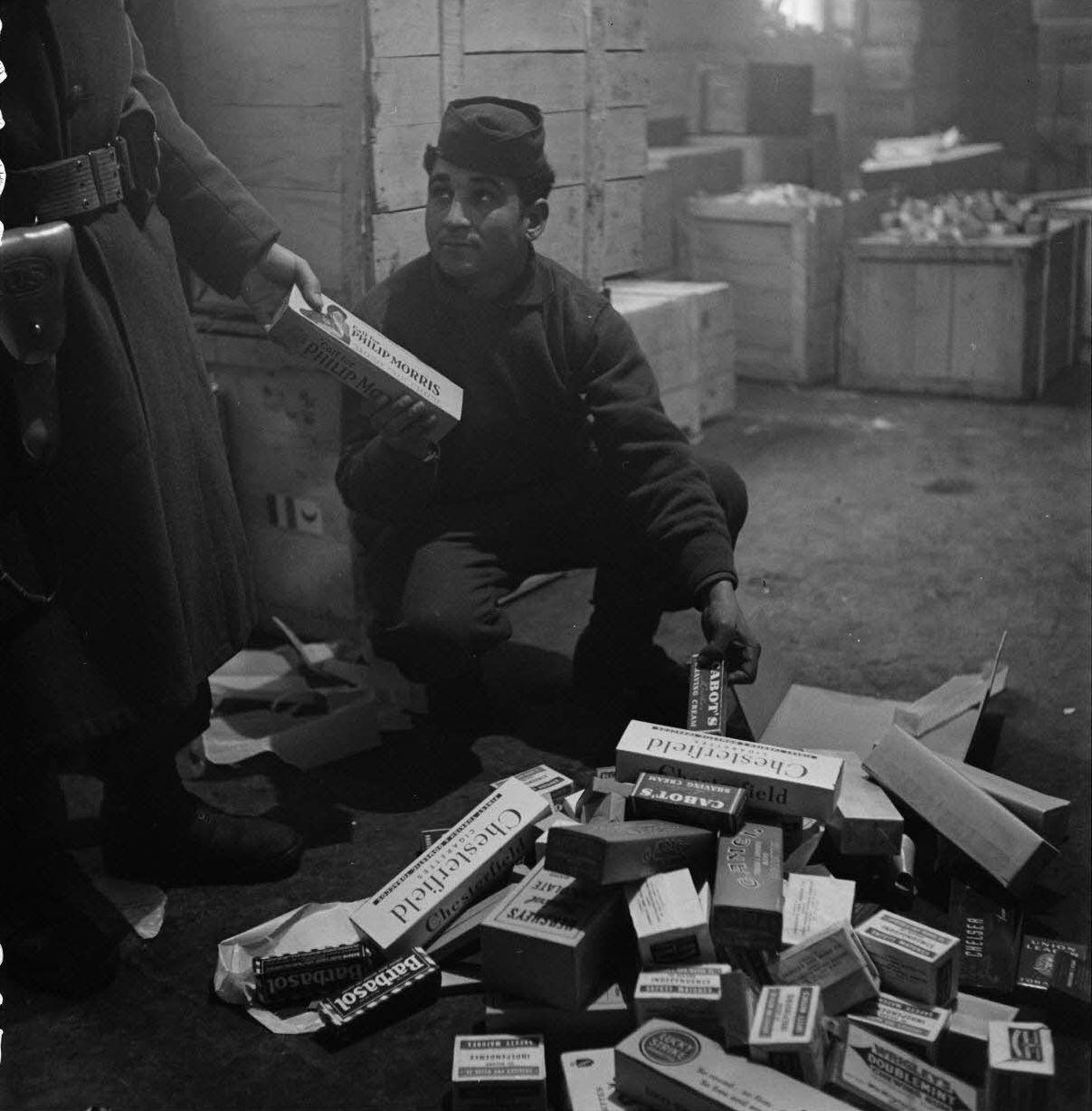 [呲牙] 我说怎么收不到货，原来让“皇军”给吃了回扣了——1945 年，法国。在