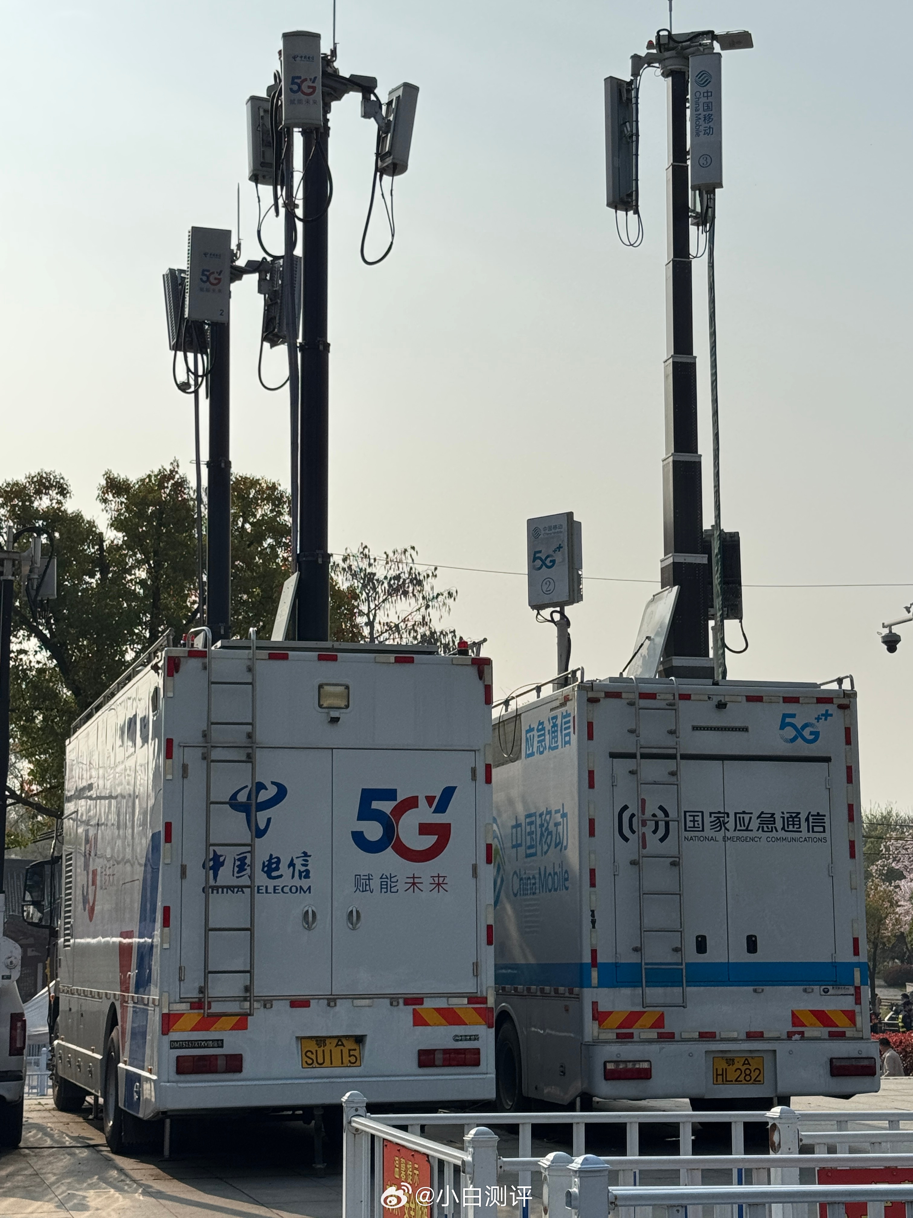 大家平时有没有在人流密集的地方看到过这种应急通信车？之前演唱会、音乐节、景区见到