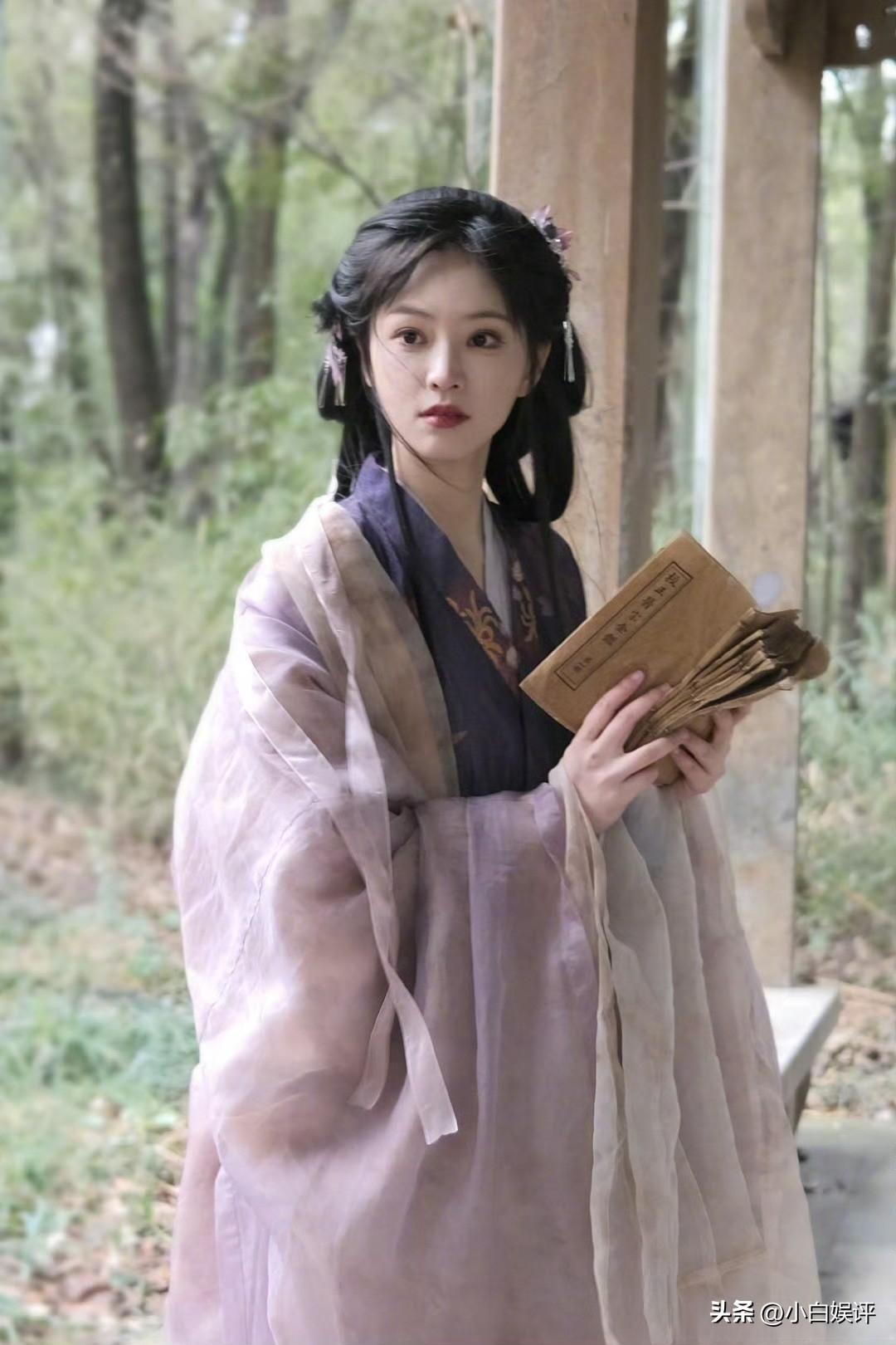 黄灿灿最近在综艺《我家那闺女》中和闺蜜聊天时，很直接地表示自己“绝对不会结婚”，