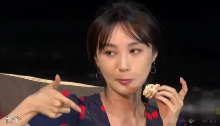 重温《野生厨房》忍不住还是要说，李菲儿真的是见过做作的女明星。圣母心地放走一只螃