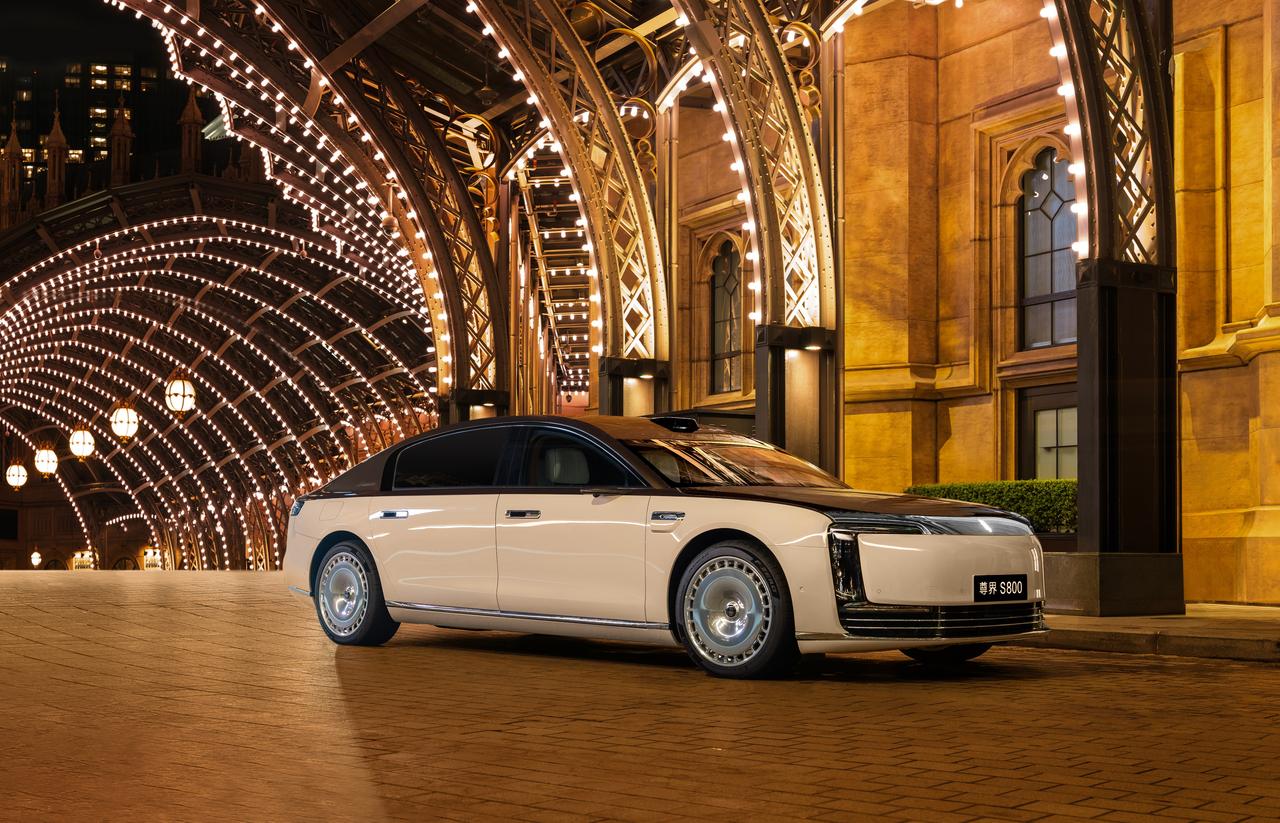 劳斯莱斯迈巴赫车主转头选它，尊界S800靠新豪华破局
杰兰路近期一份车主调研揭示