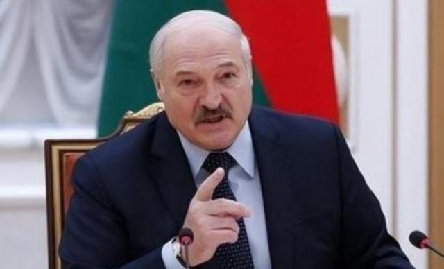 “中国让西方睡不着觉的，不是航母＇下饺子＇，也不是芯片突围，而是中国＇不急不躁＇