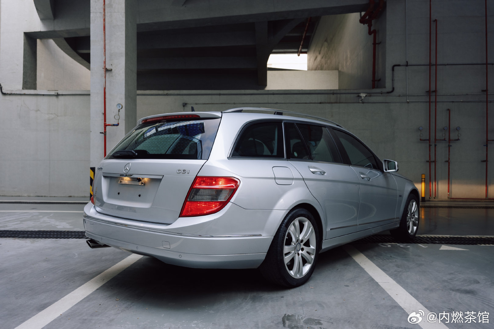 2011 梅赛德斯奔驰C200 Estate一辆美丽的C级旅行轿车，也是我首次接