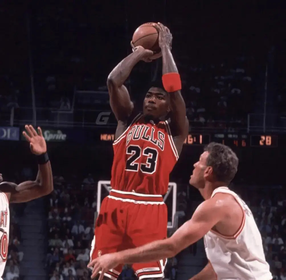 八村垒出战38分钟，投篮15中10、三分4中2砍下28分4篮板1助攻1抢断1盖帽