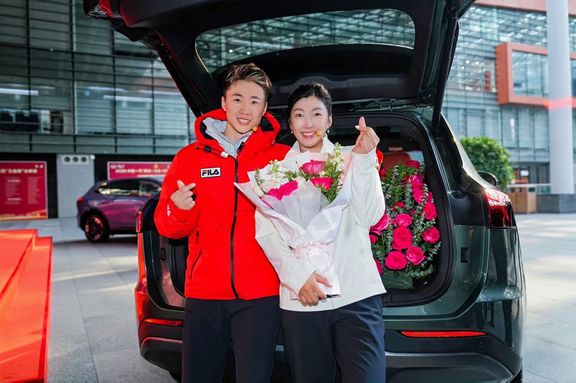 红旗致敬中国荣耀红旗HS6 PHEV致敬中国健儿相信相信的力量根正苗红!共和国长