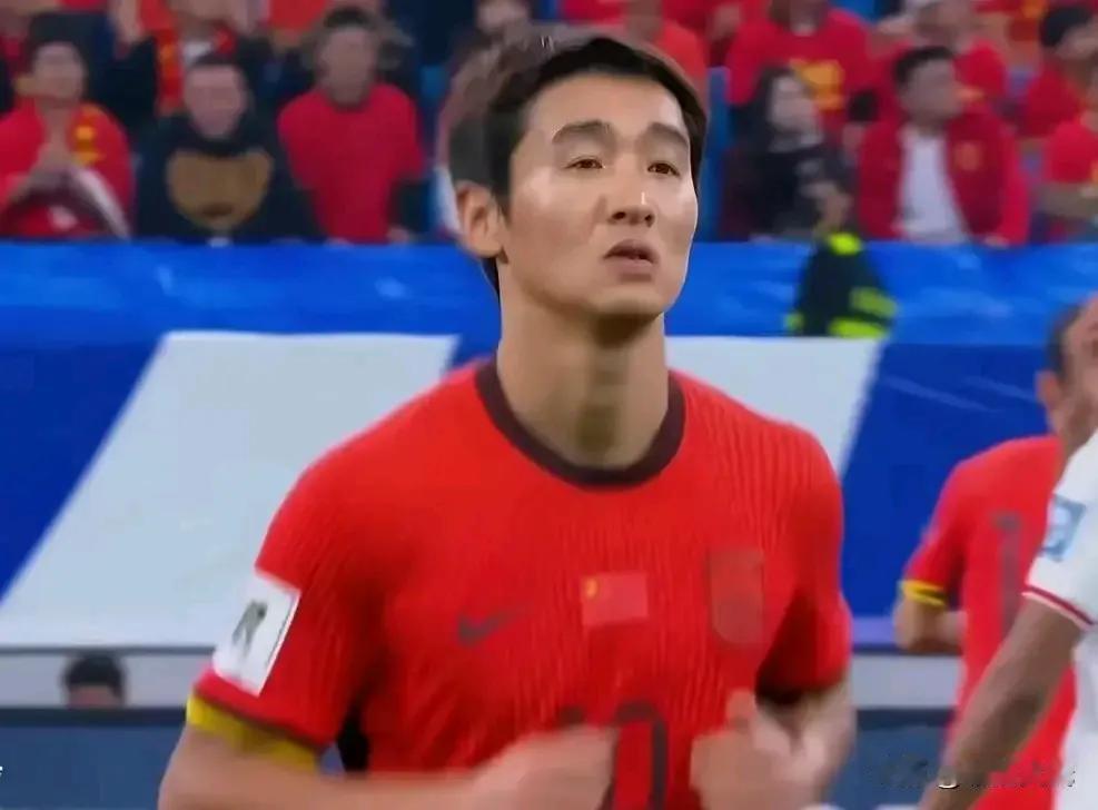 国足新核心（韦世豪）会光彩耀人！

33岁的球王兼中超金靴（武磊）从联赛中生龙活