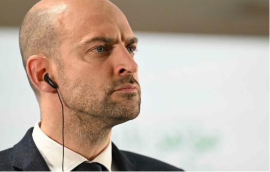 G7峰会还没开！国际场合向来不缺热闹，这一回G7峰会还没正式开幕就出幺蛾子，邀了