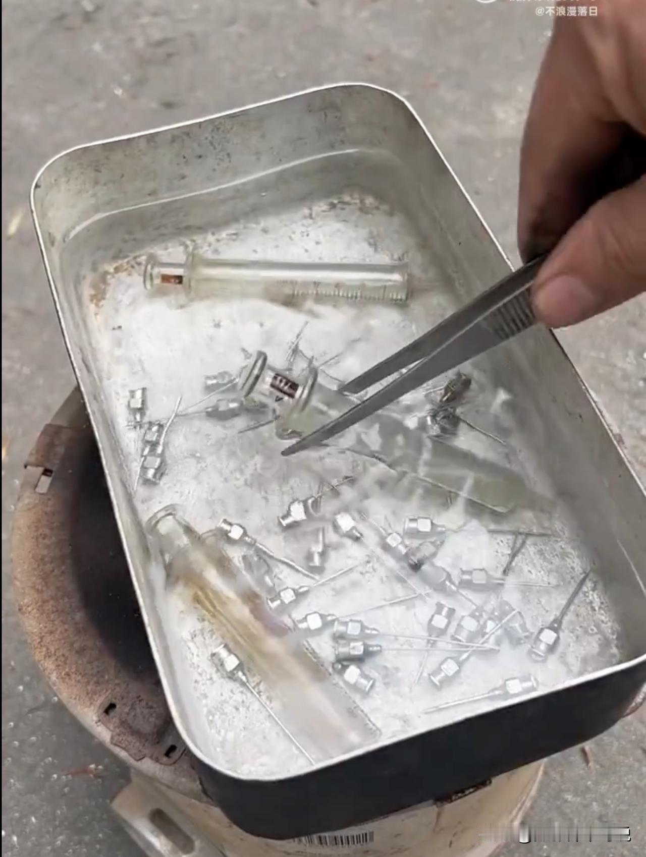 这是太多人的童年梦魇了，现在看来却是满满的回忆。看到过这个场景的老铁年龄都不小了