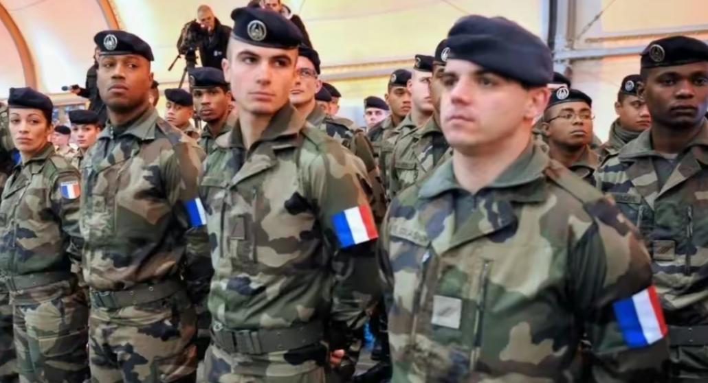 快讯！快讯！
 
法国总统马克龙突然宣布了。
 
近期在巴黎的公开表态里，马克龙