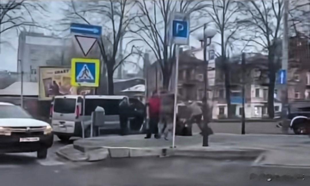 乌克兰军事监察员奥尔加·雷谢季洛娃在接受乌媒《Glavcom》采访时表示:“乌士