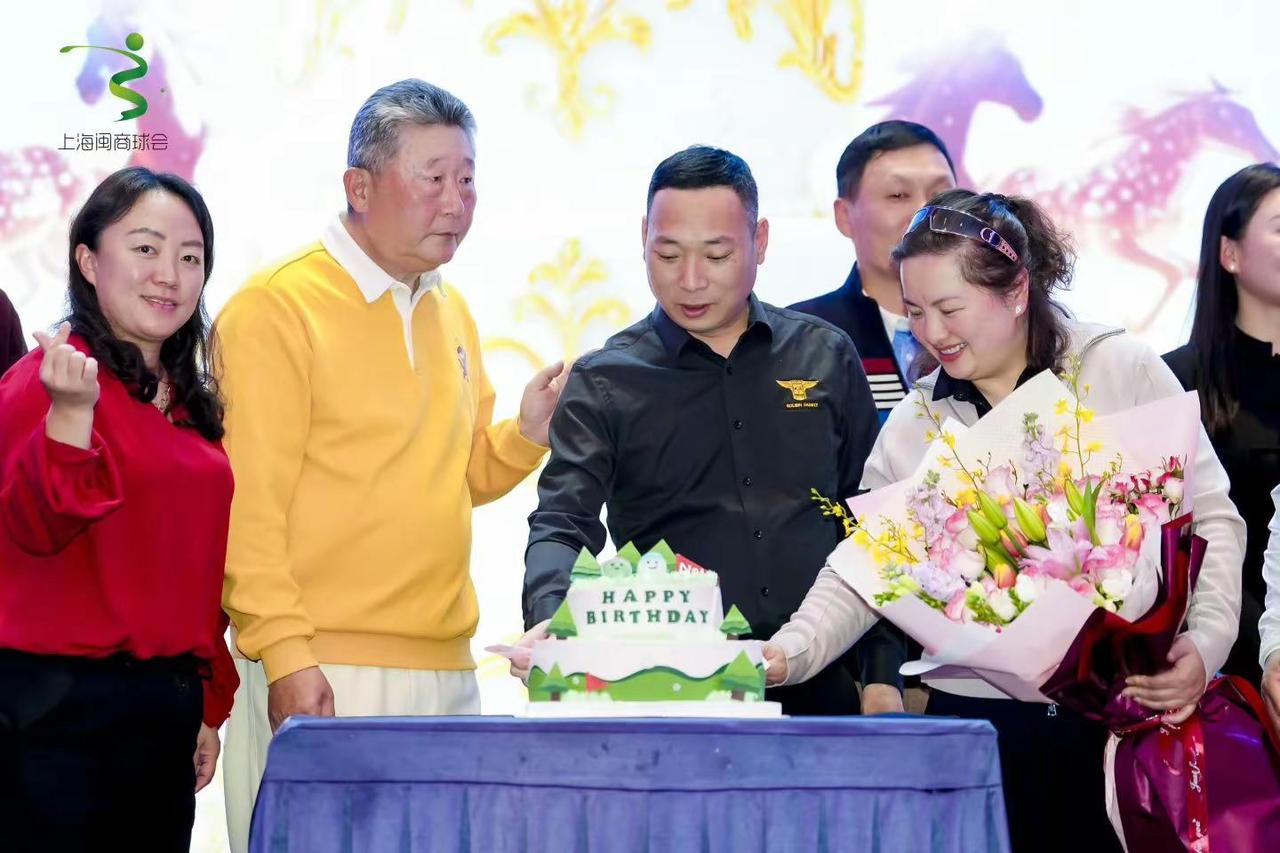 在全球劳宾家族高尔夫球场，挥启2026美好新篇。清风相伴，绿茵为伴，轻松惬意，快