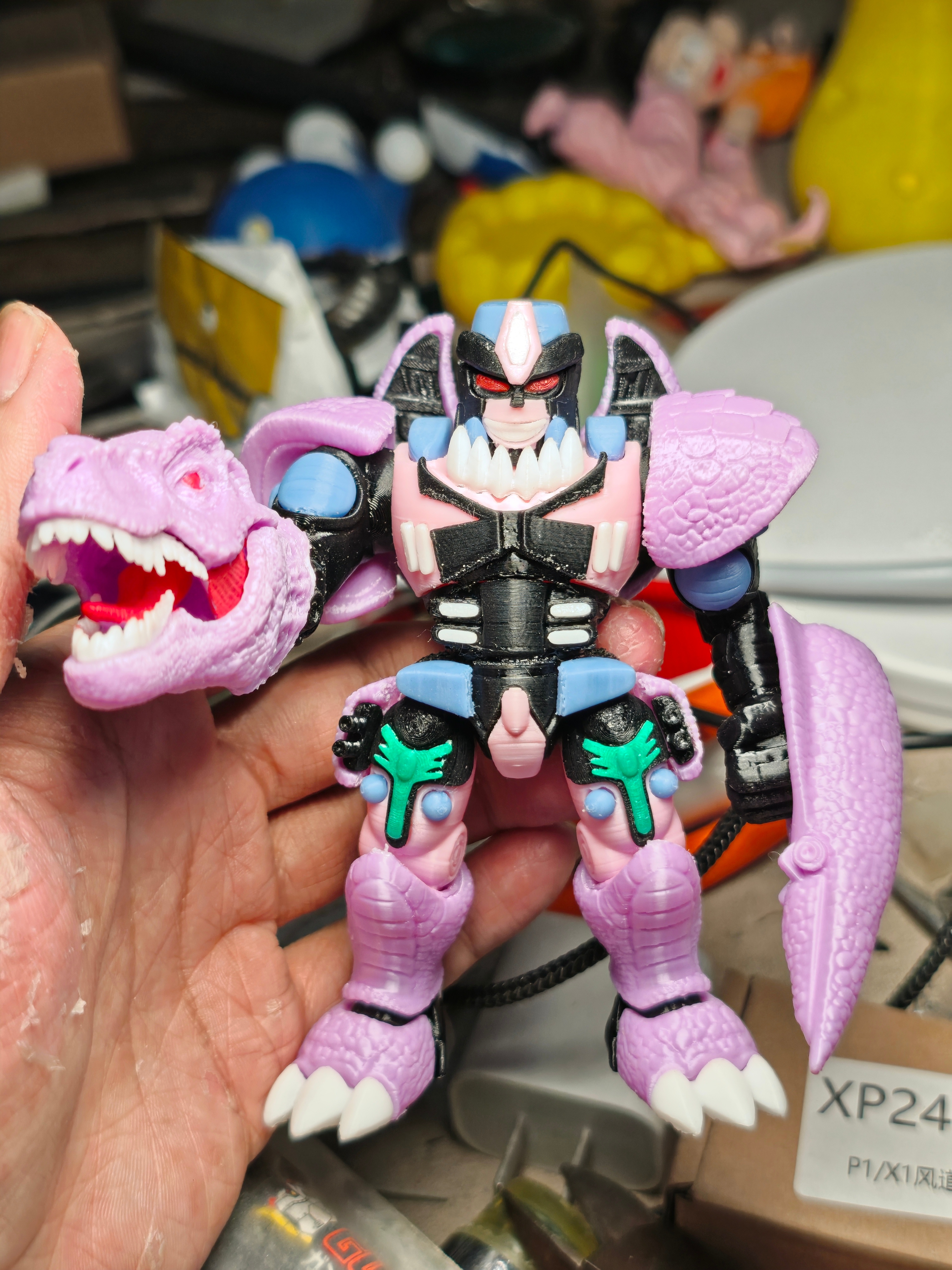 3d打印的超能勇士的霸王龙勇士，也叫无敌龙。设定是威震天的后代。成本9块钱，由我