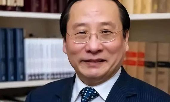 “美国制不制裁，已经不重要了！”中国学者高志凯这句话，精准打穿了所有跨国巨头的最