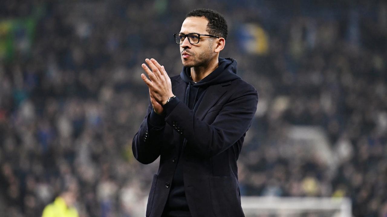 英媒报道：即使切尔西未能获得欧冠资格，他们也没有解雇罗塞尼尔的计划。
切尔西高层