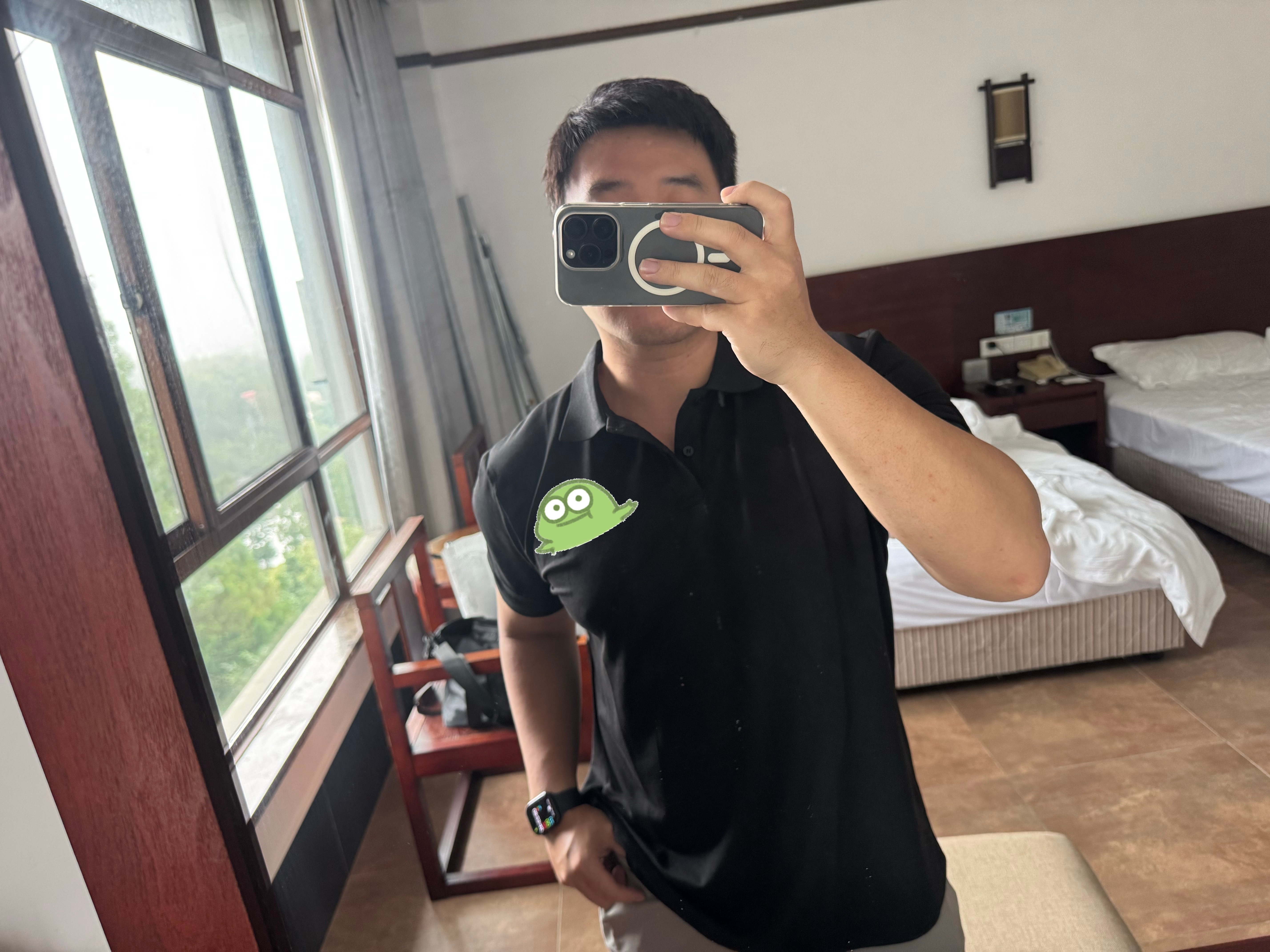 摸您。好多红疹（慎看 今天爬山还要穿工服拍照🤳 