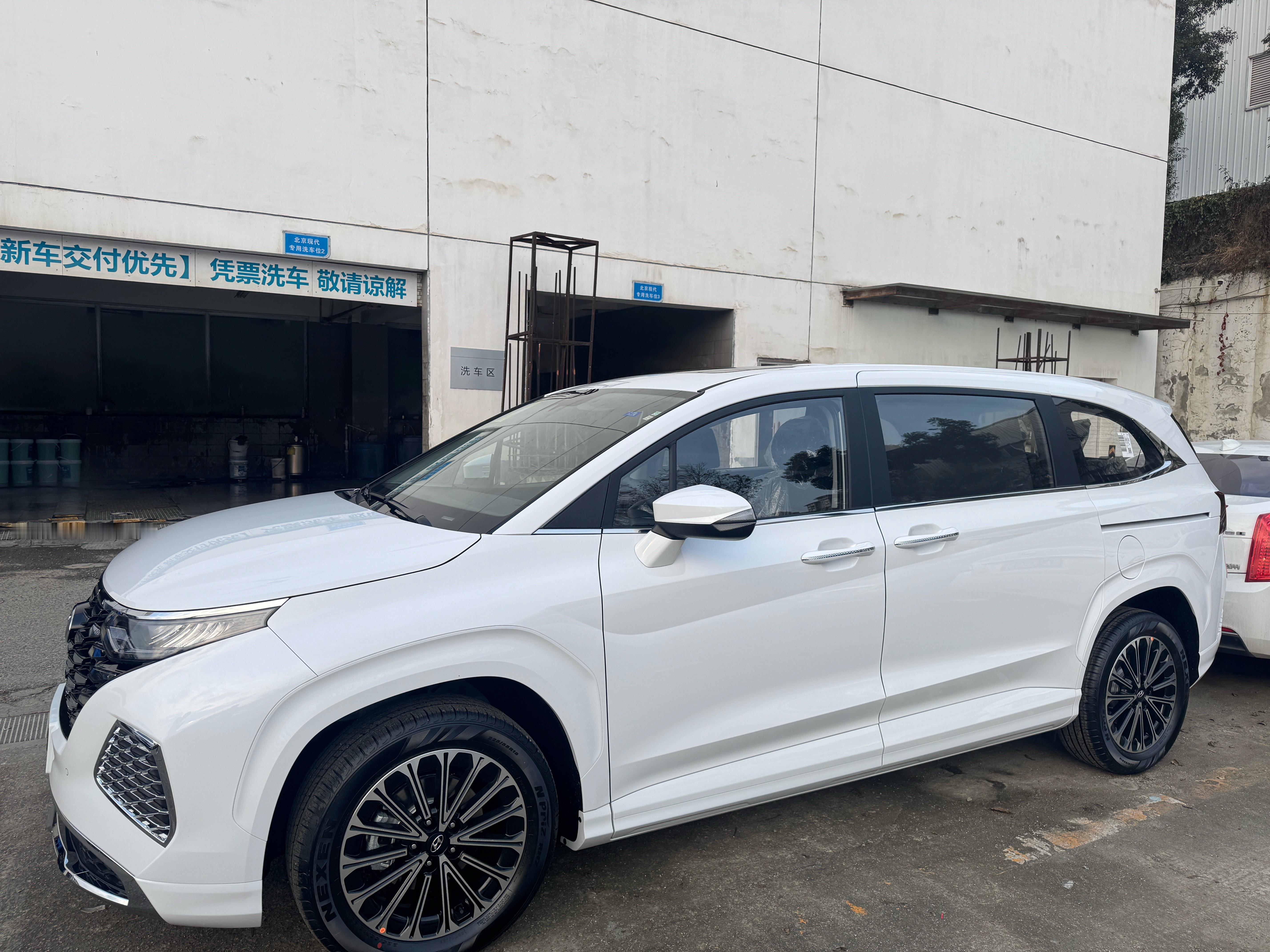 又是被我爸骗去陪他看车的一天。库斯途据说要出2026款了，但是旧款的价格也太心动